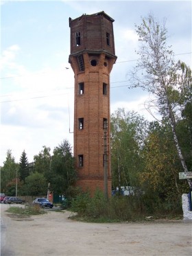 Водонапорная башня в поселке Ленинский