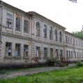 Заброшенная школа дореволюционной постройки