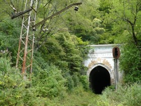 Железнодорожный тоннель в старой Гагре