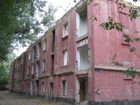 Развалины жилого дома