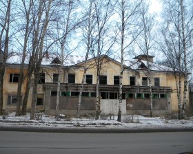 Заброшенное здание завода «Онего»
